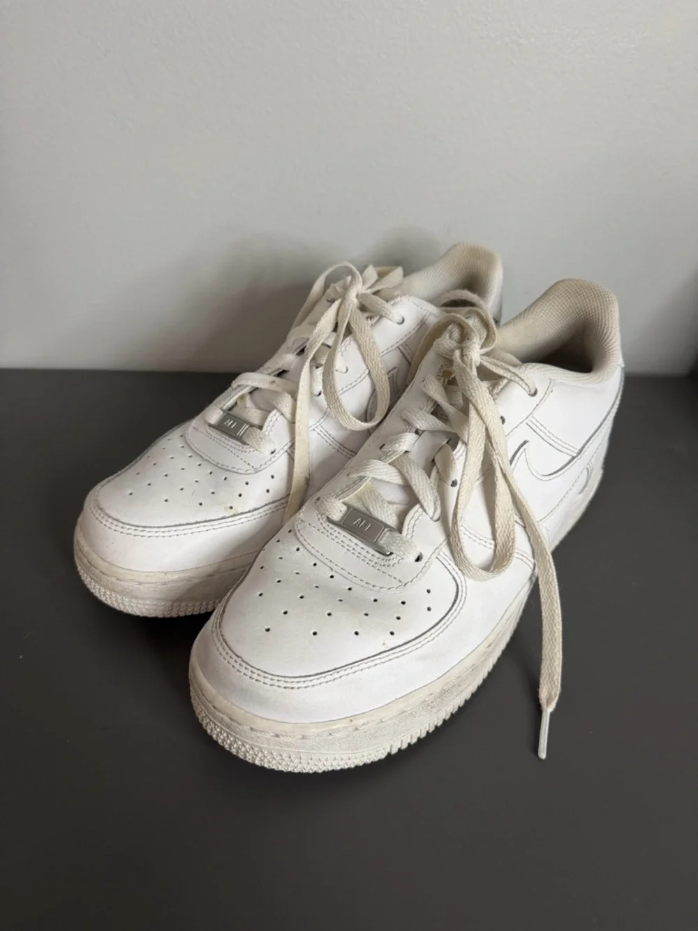 Nike white air